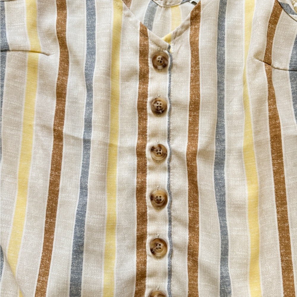Button Down Summer Tank - Picture 2 of 3